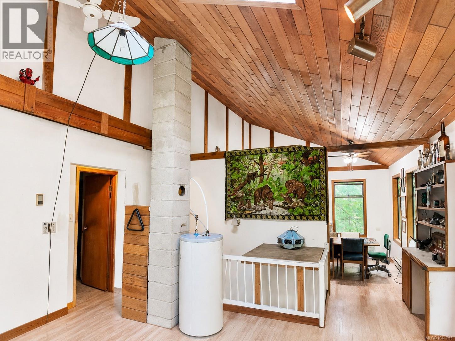 4480 Strachan Rd - 5
