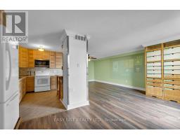 810 - 20 Harding Boulevard W, Richmond Hill, ON L4C9S4 Photo 9