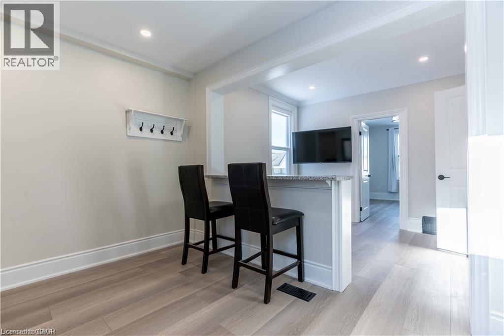 66 QUEEN Street W - 12
