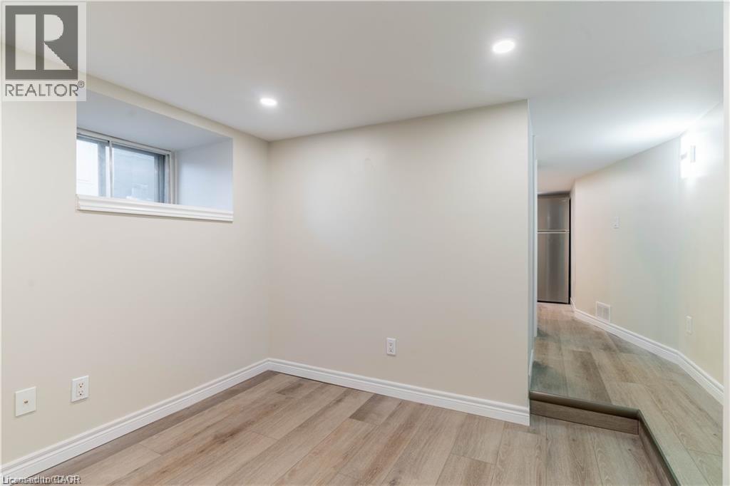 66 QUEEN Street W - 24