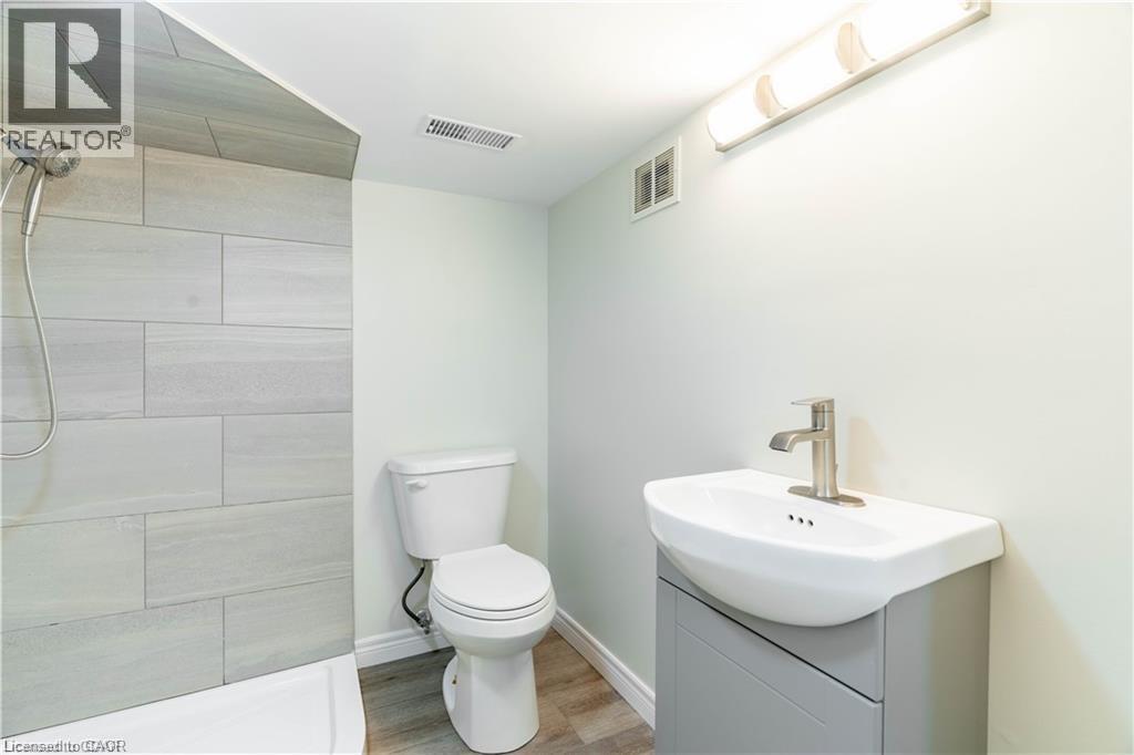 66 QUEEN Street W - 26