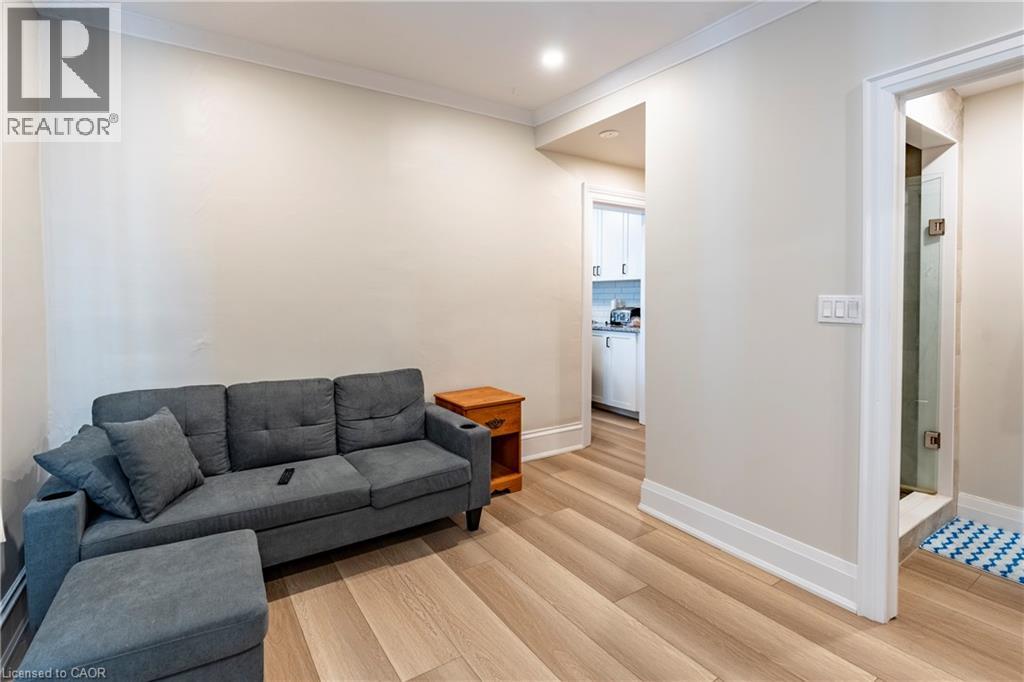 66 QUEEN Street W - 40