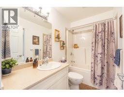 5823 Leaning Tree Road, Halfmoon Bay, BC V7Z1C2 Photo 13