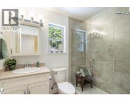 5823 Leaning Tree Road, Halfmoon Bay, BC V7Z1C2 Photo 17