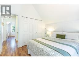 5823 Leaning Tree Road, Halfmoon Bay, BC V7Z1C2 Photo 16