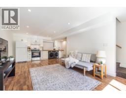 5823 Leaning Tree Road, Halfmoon Bay, BC V7Z1C2 Photo 20