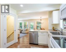 5823 Leaning Tree Road, Halfmoon Bay, BC V7Z1C2 Photo 19