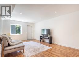 5823 Leaning Tree Road, Halfmoon Bay, BC V7Z1C2 Photo 22