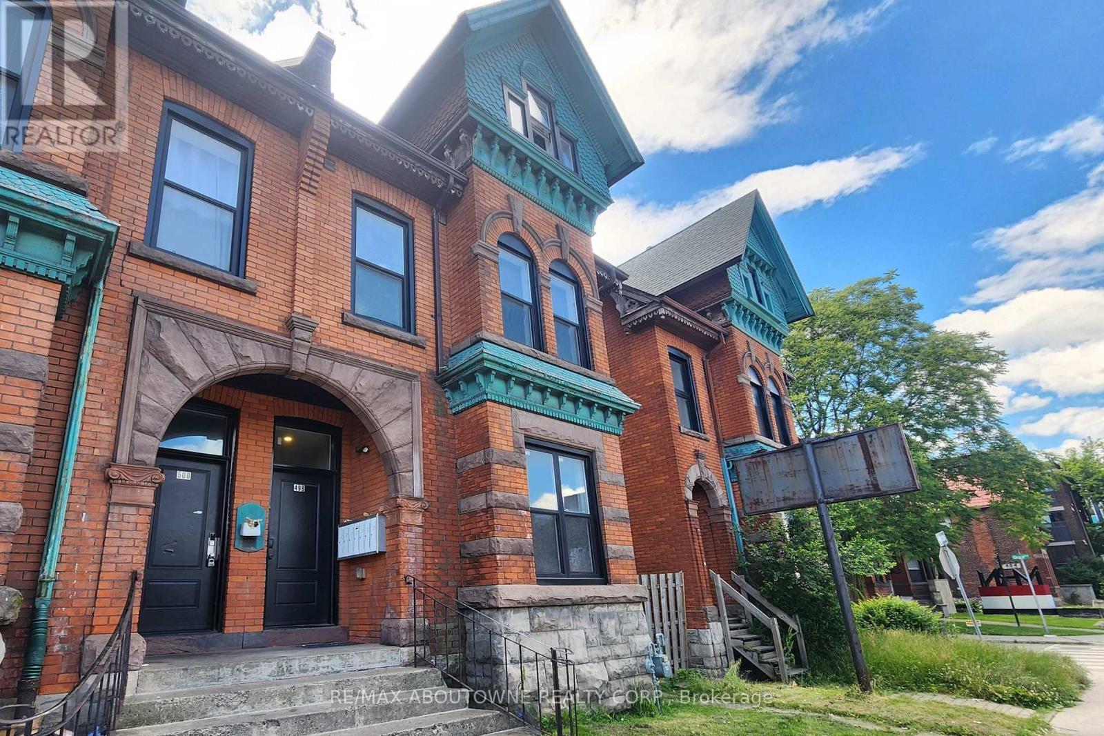 Photo of 498 Main Street