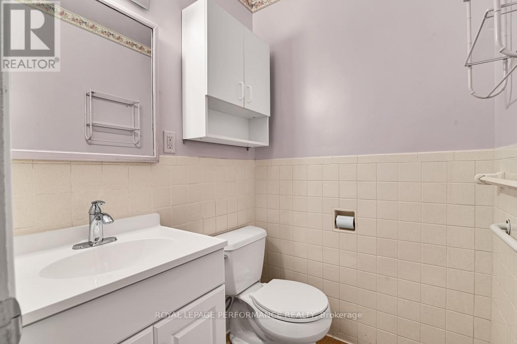 3 Bed, 2 Bath House for Sale in Ottawa – 23 ELMA STREET, Ottawa – MLS# X13498308 - Image 18
