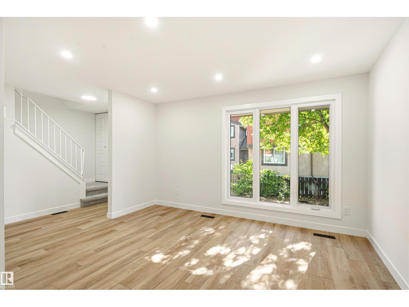 18217 84 AV NW NW - 3