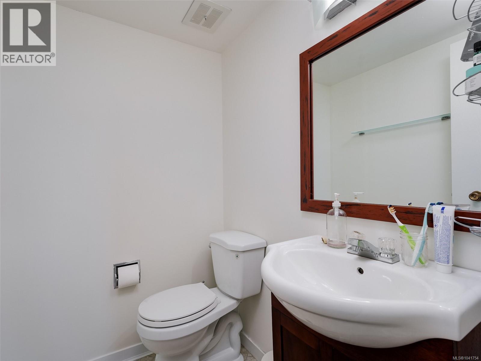 #405 710 Lampson St - 13