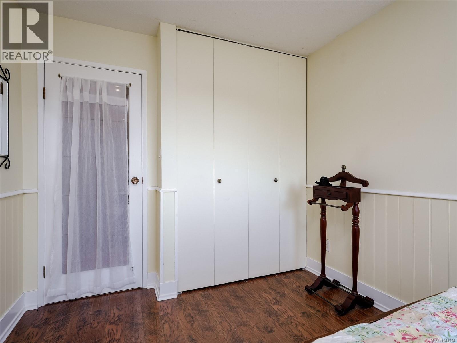 #405 710 Lampson St - 15