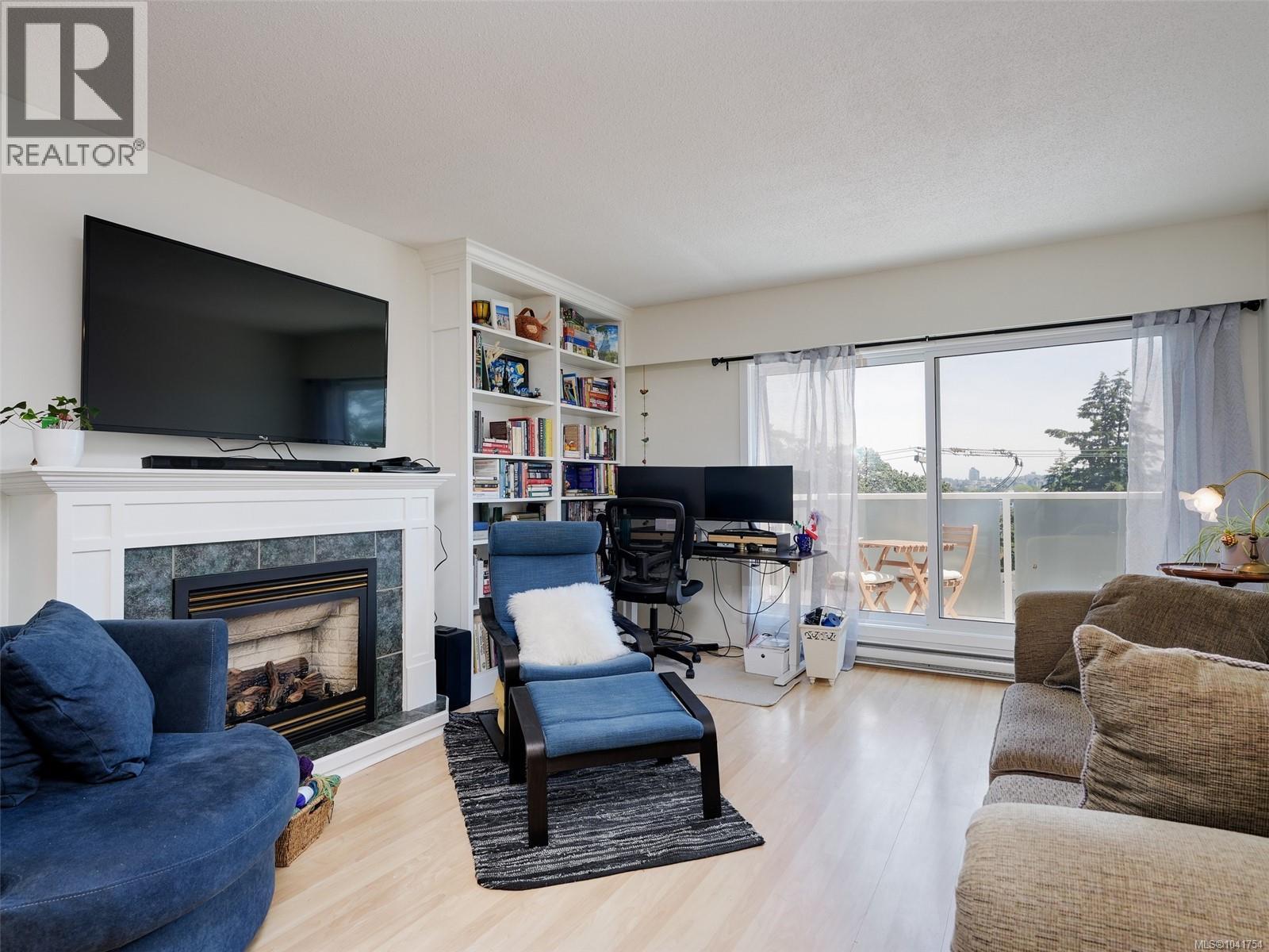 #405 710 Lampson St - 2