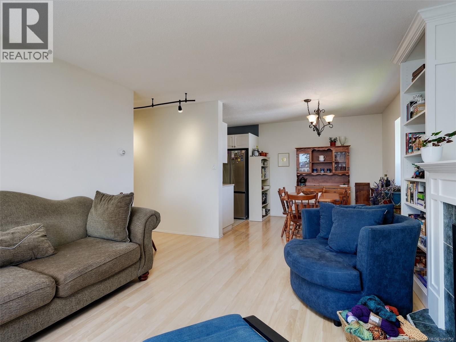 #405 710 Lampson St - 5