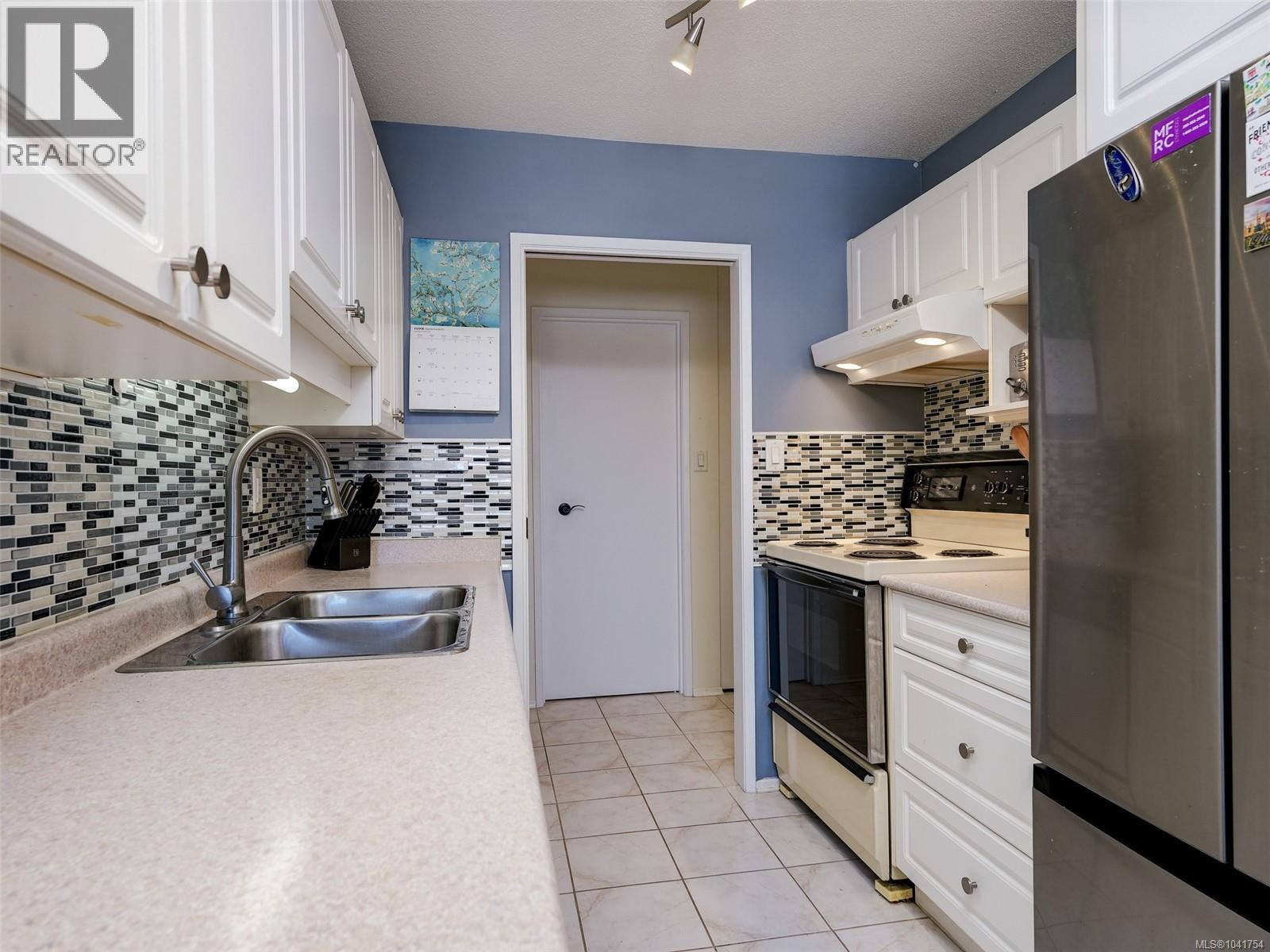 #405 710 Lampson St - 7