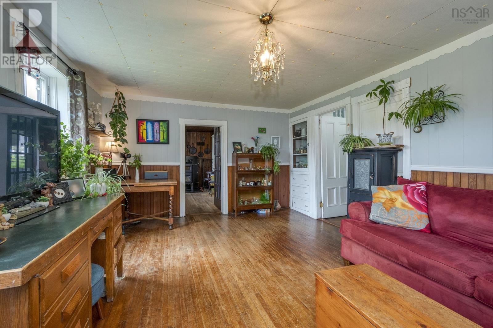 535 E River East Side Road - 11