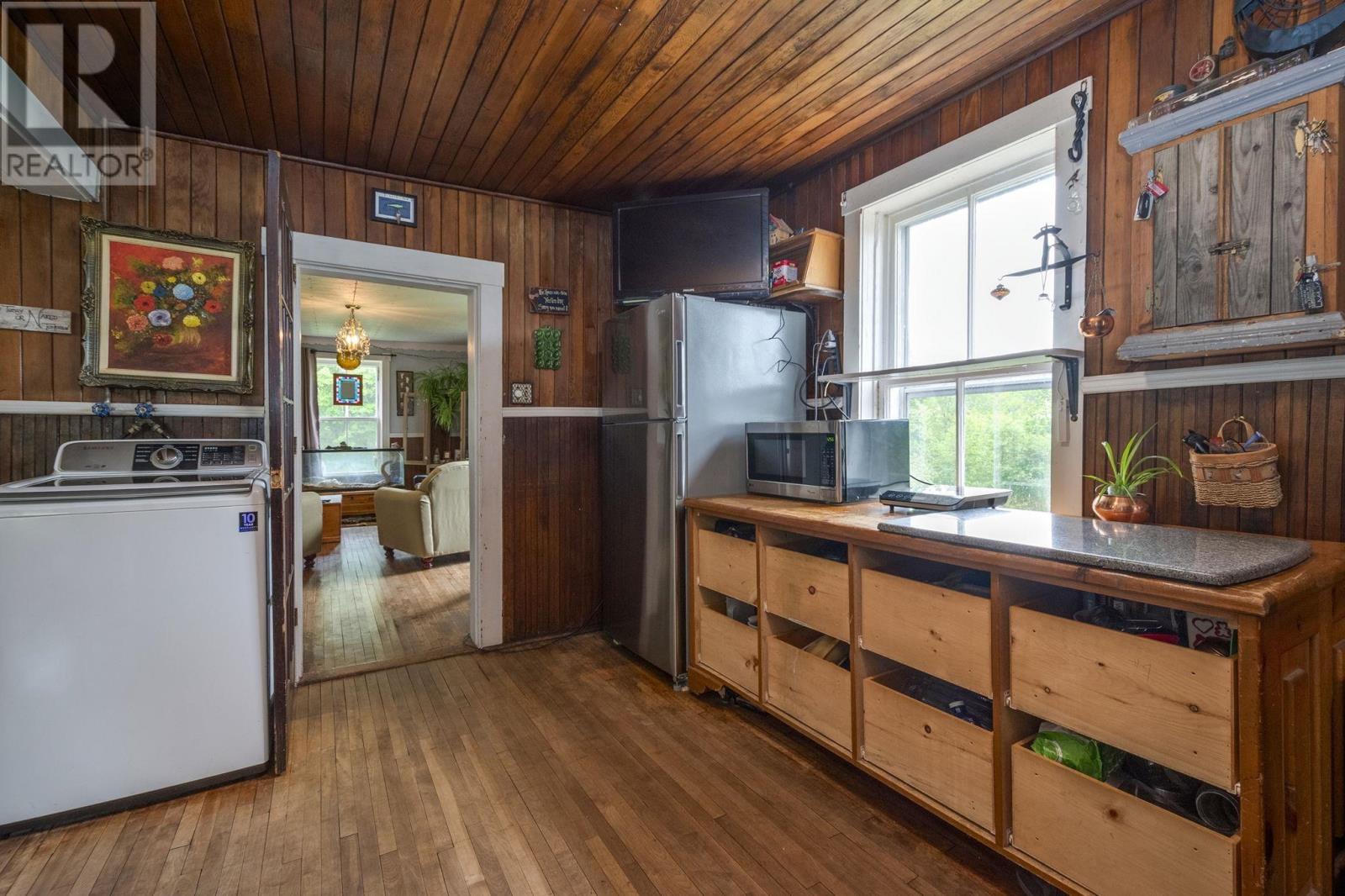 535 E River East Side Road - 20