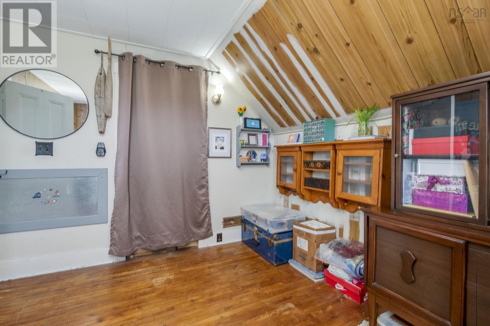 535 E River East Side Road - 30
