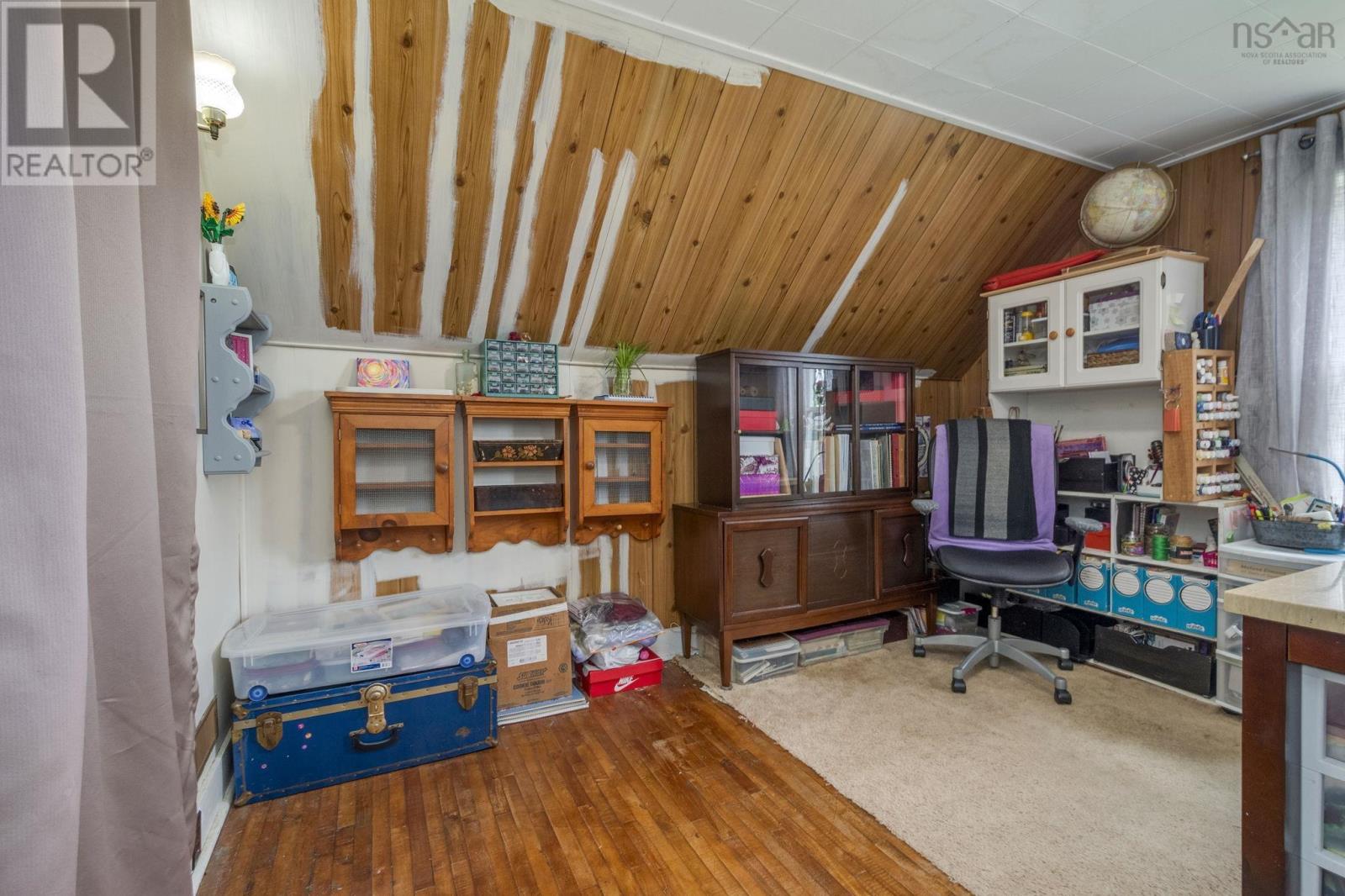 535 E River East Side Road - 29