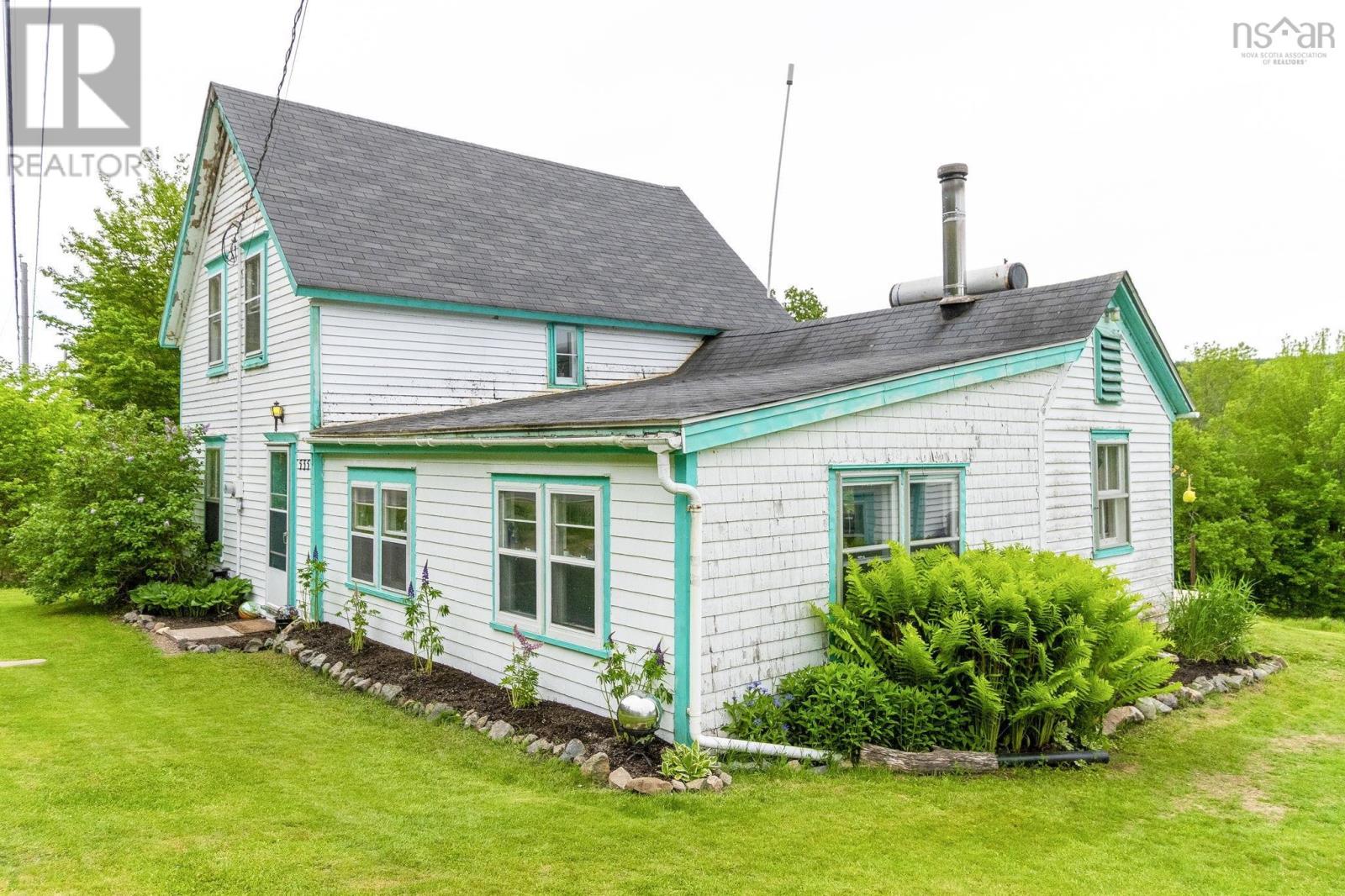 535 E River East Side Road - 3
