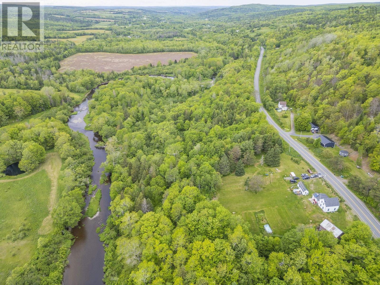 535 E River East Side Road - 47