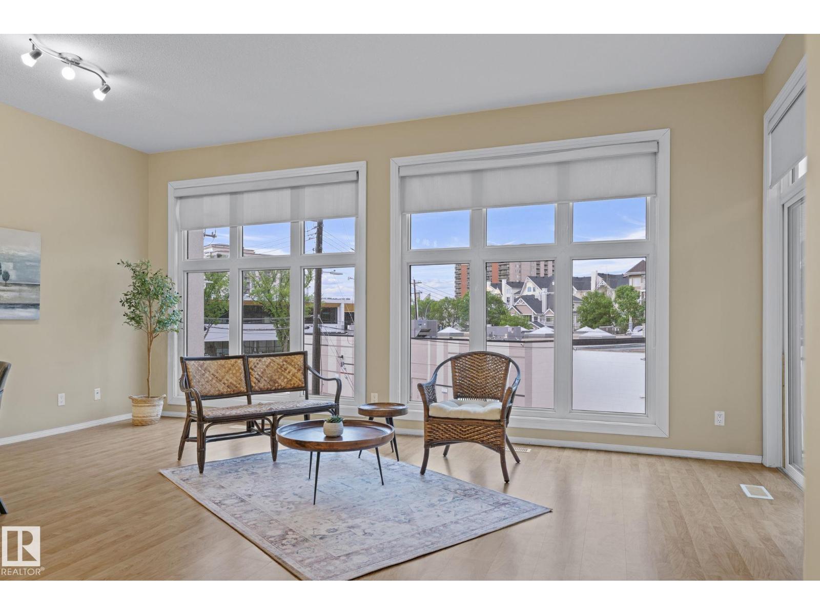 #308 10147 112 ST NW - 18