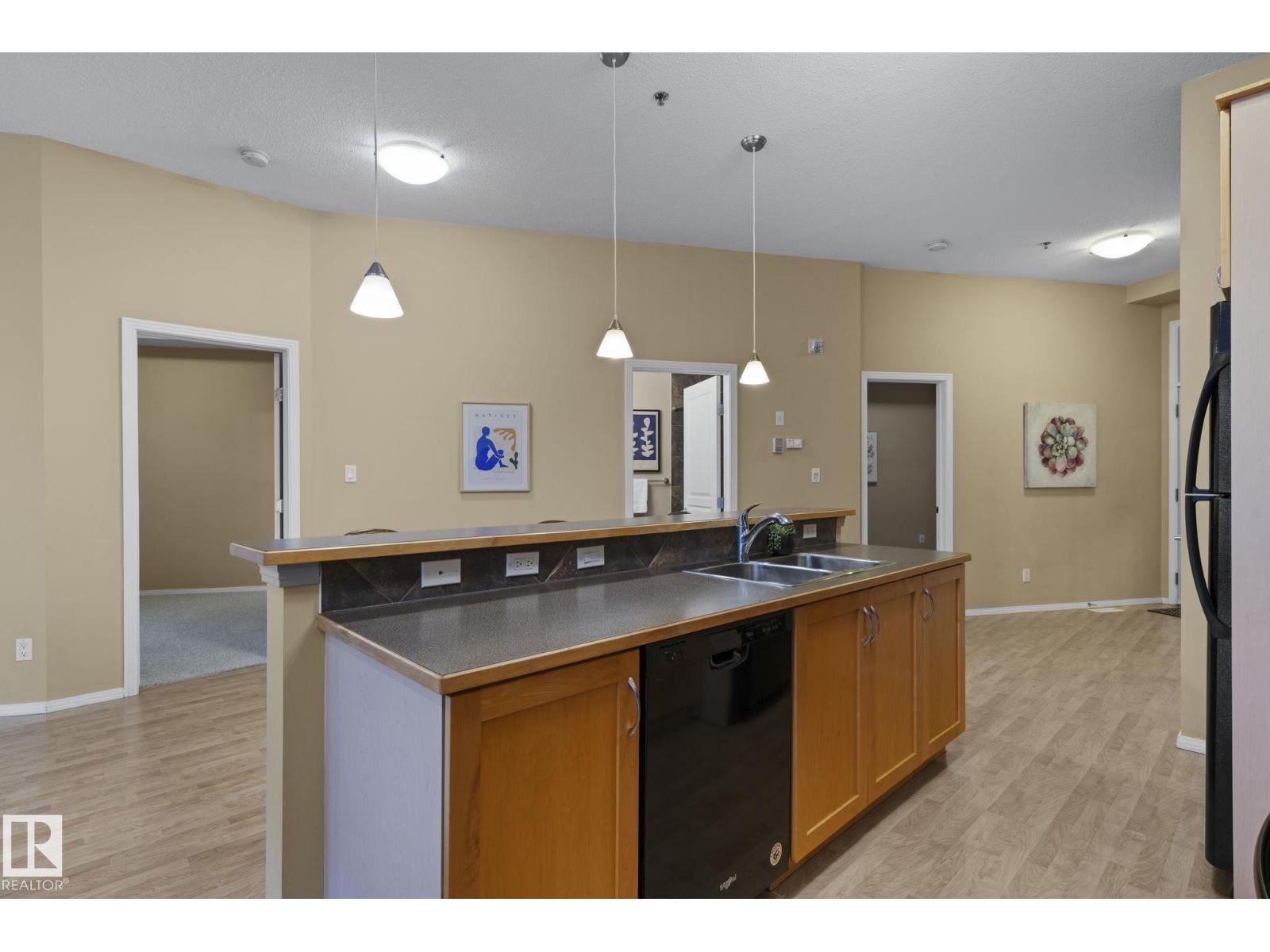 #308 10147 112 ST NW - 25