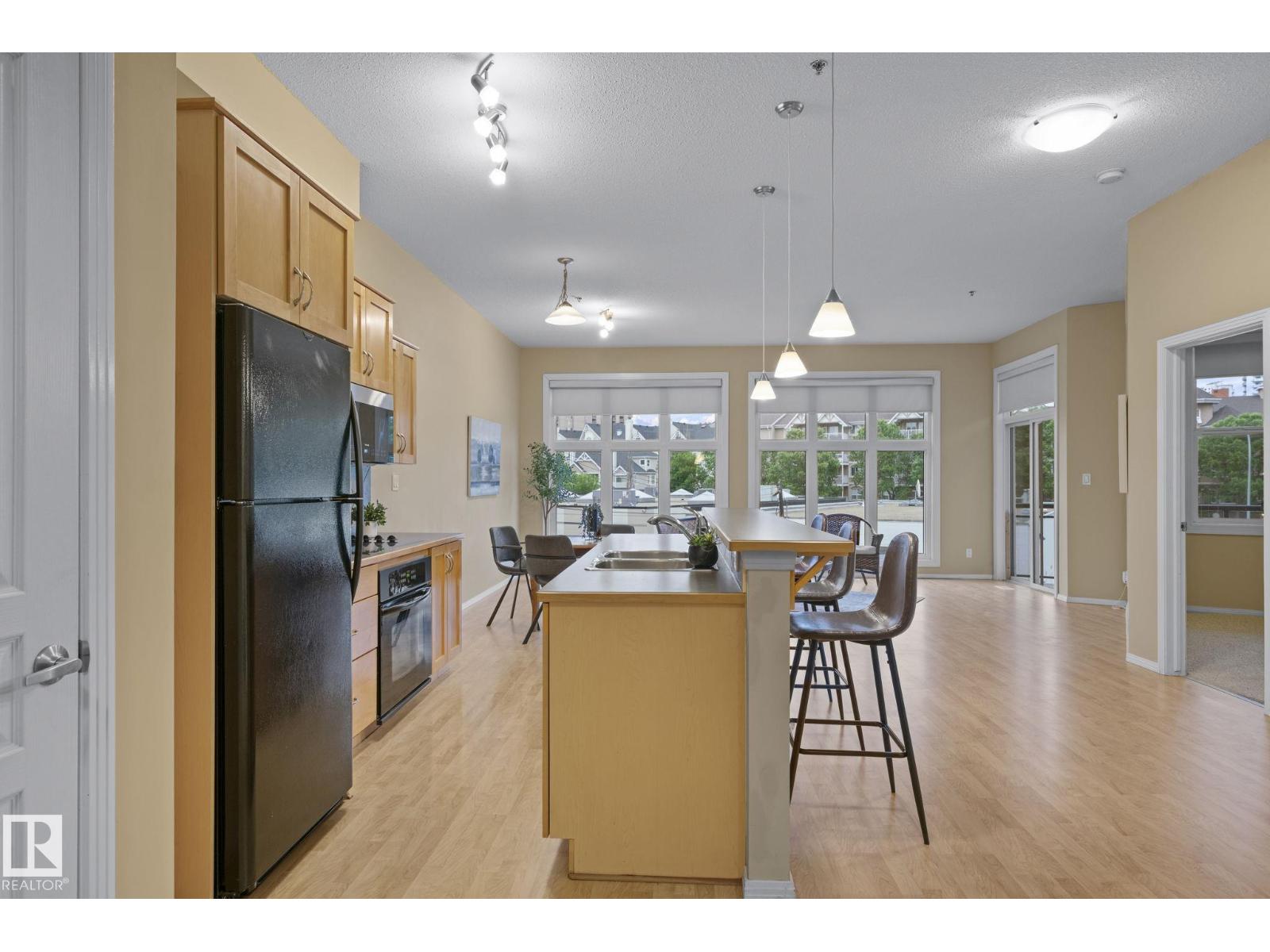 #308 10147 112 ST NW - 4
