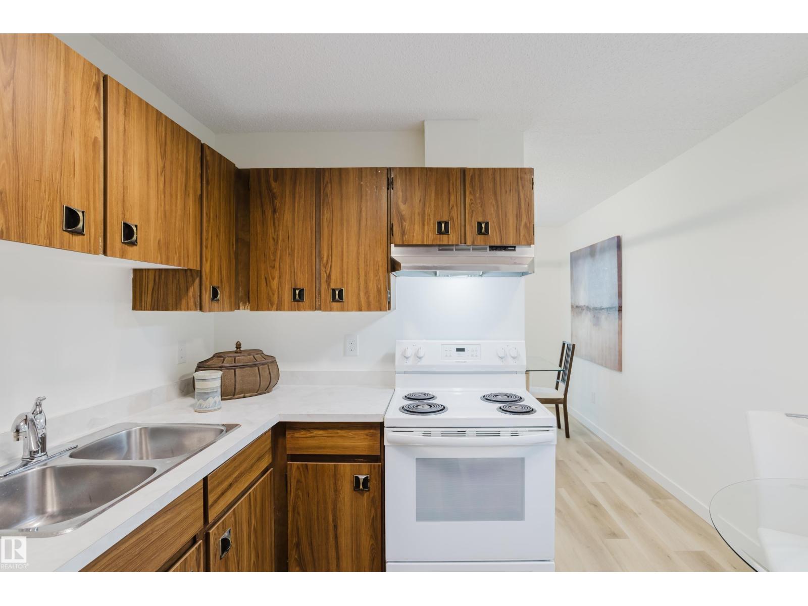 11208 69 ST NW - 19