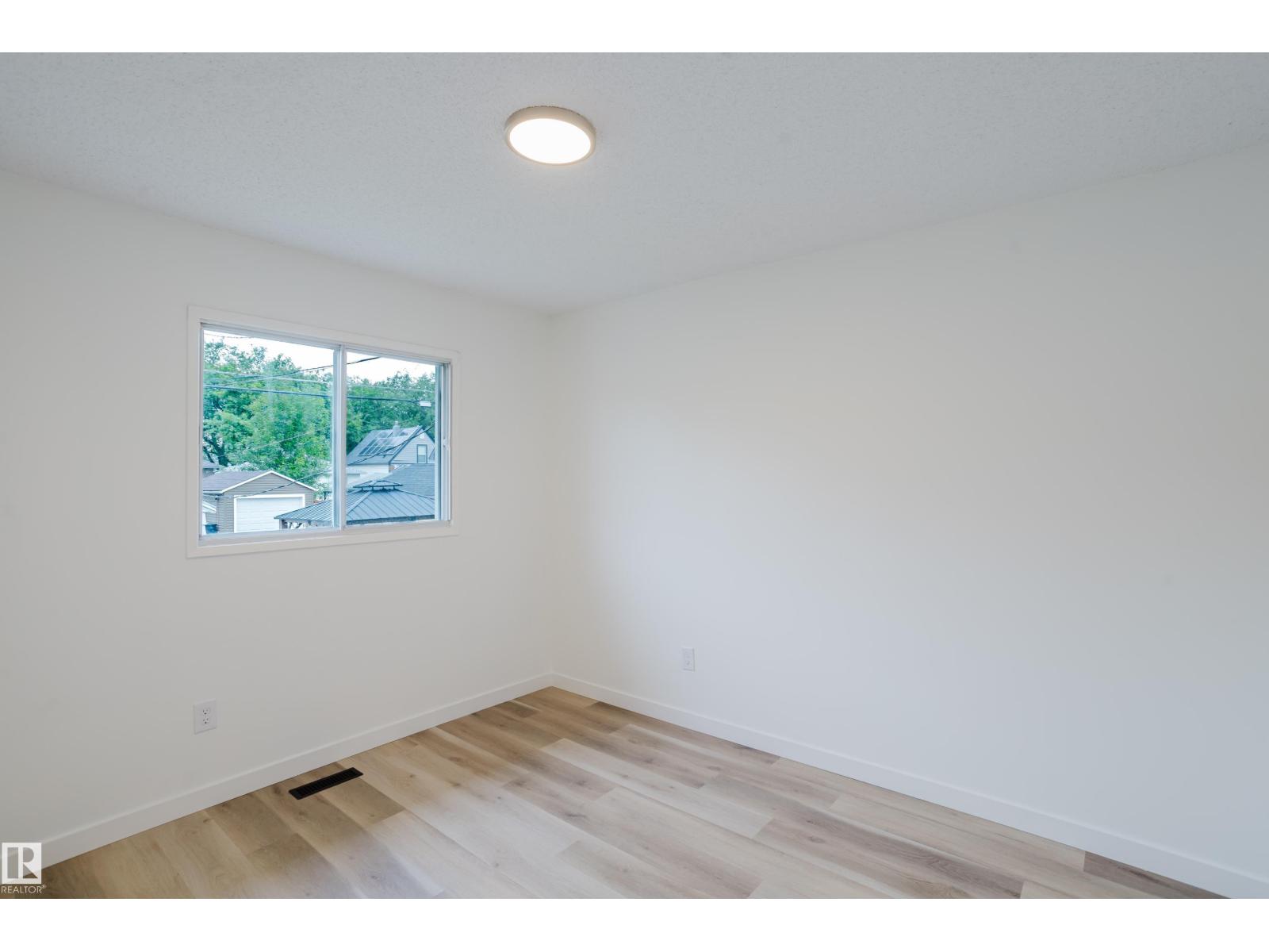 11208 69 ST NW - 26