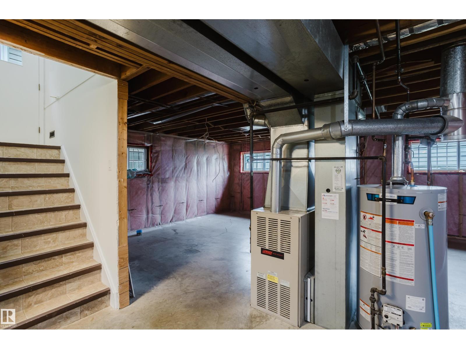 11208 69 ST NW - 32