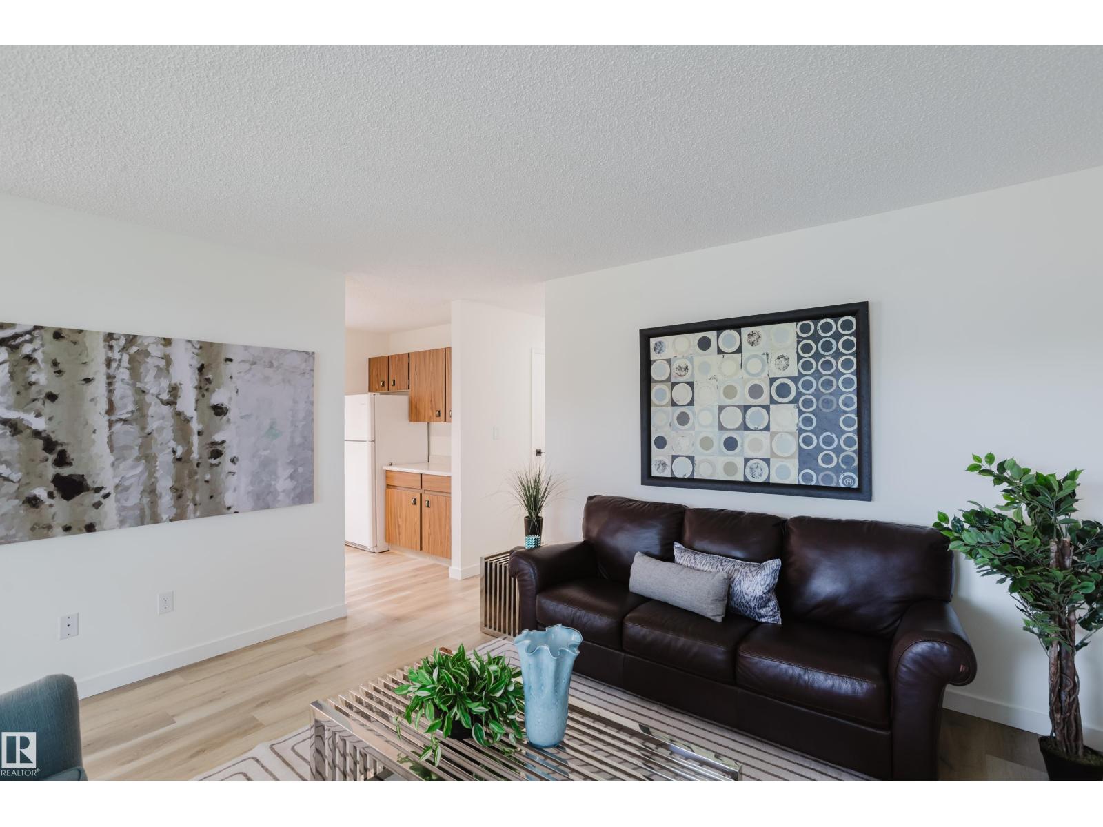11208 69 ST NW - 8