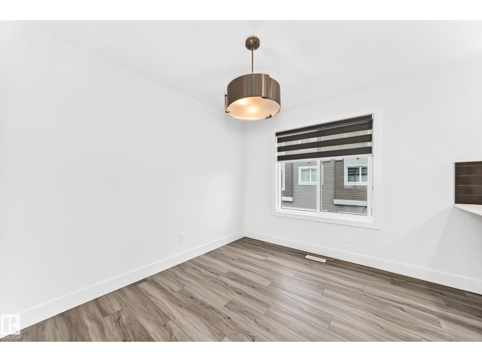 #17 4137 76 ST NW - 13