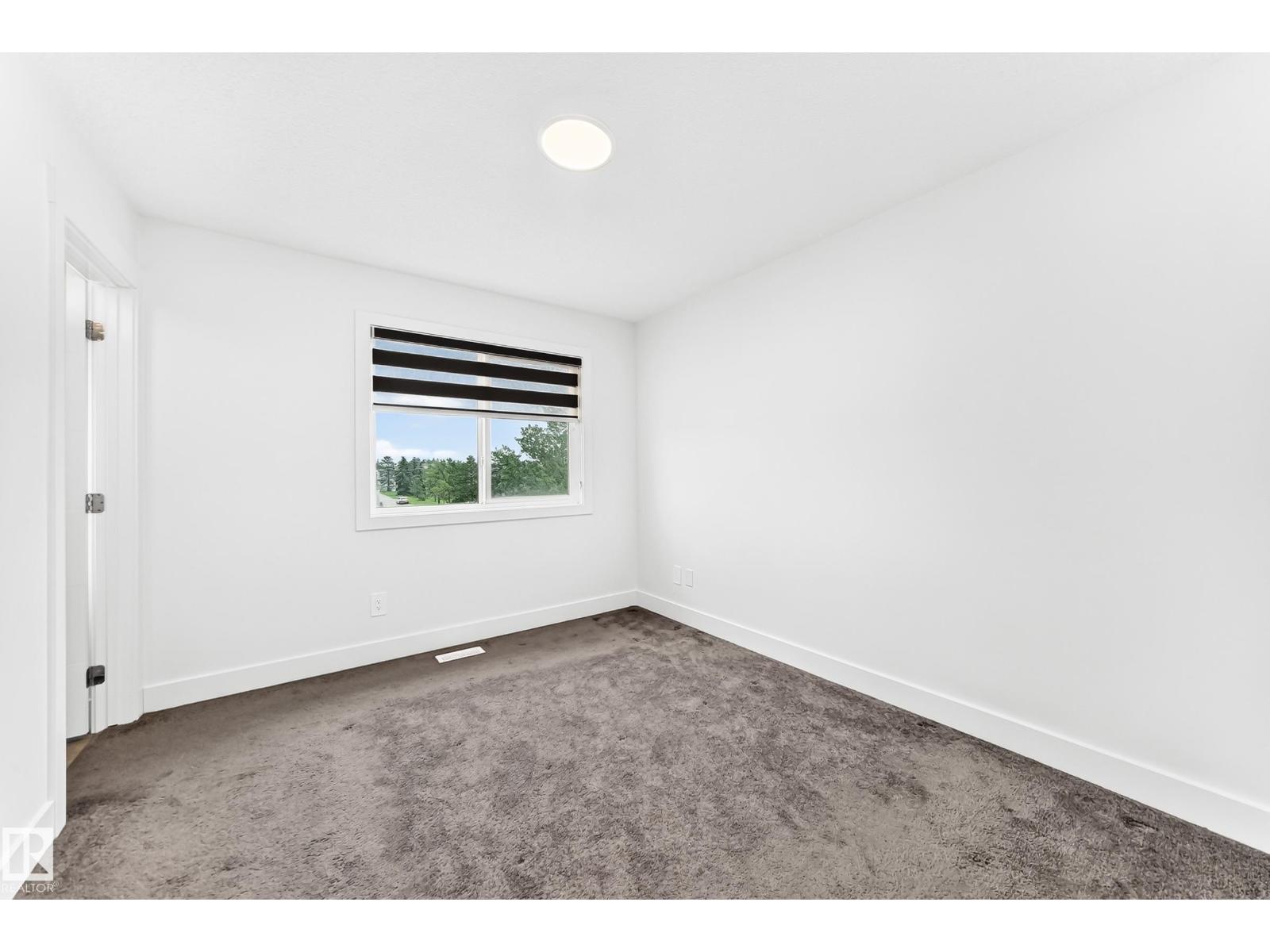 #17 4137 76 ST NW - 18