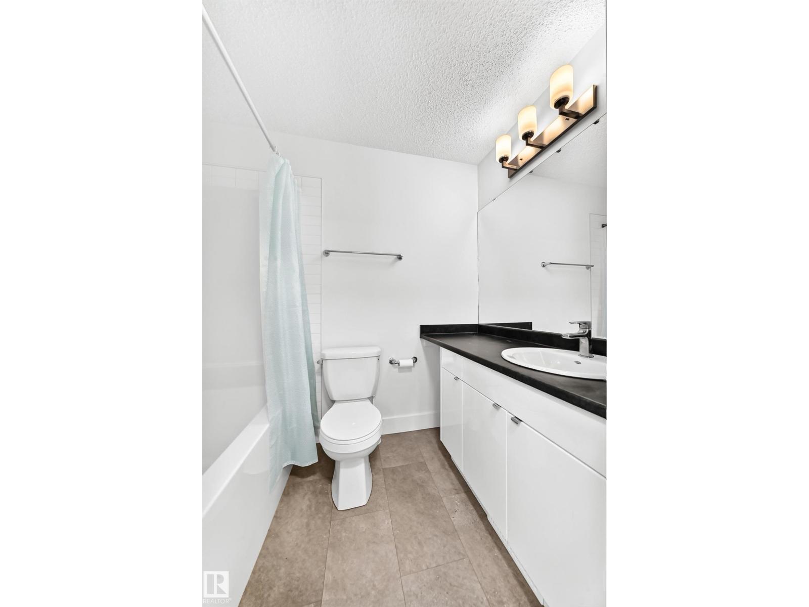 #17 4137 76 ST NW - 28