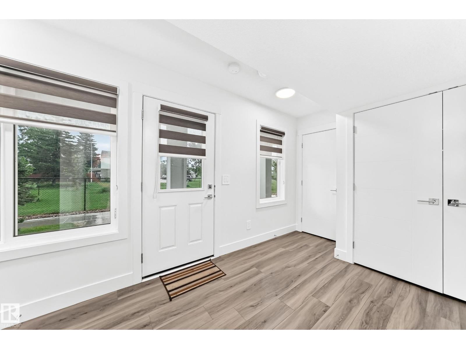 #17 4137 76 ST NW - 32