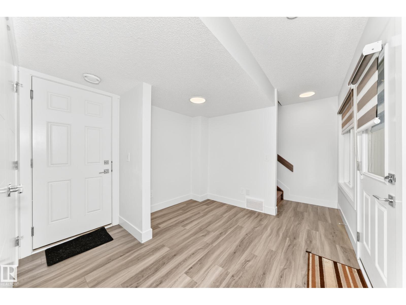 #17 4137 76 ST NW - 34