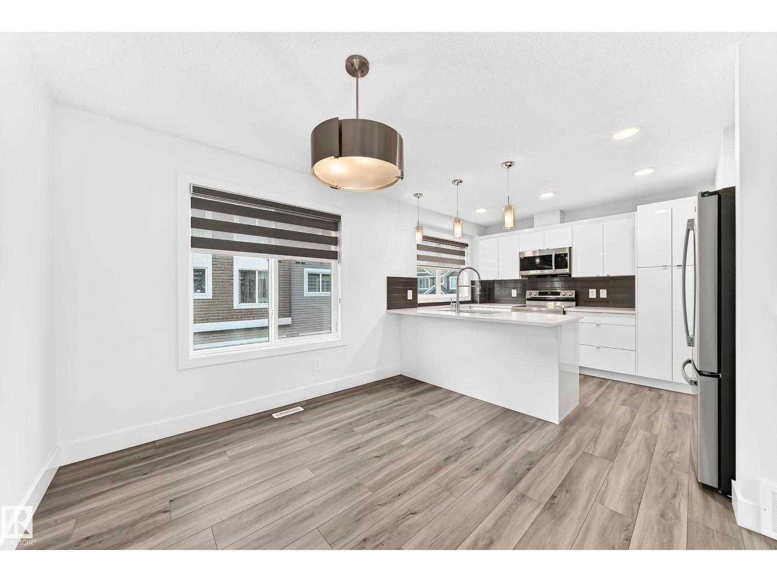 #17 4137 76 ST NW - 4