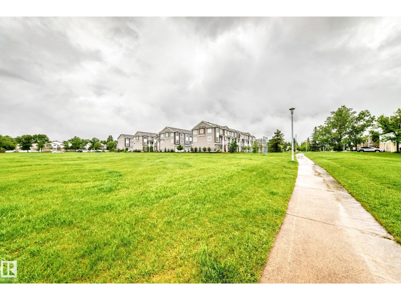 #17 4137 76 ST NW - 47