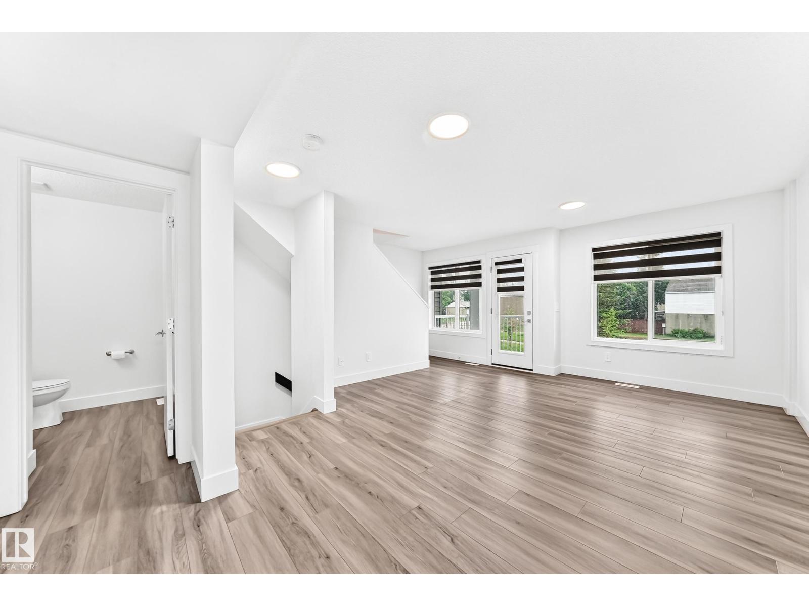 #17 4137 76 ST NW - 7