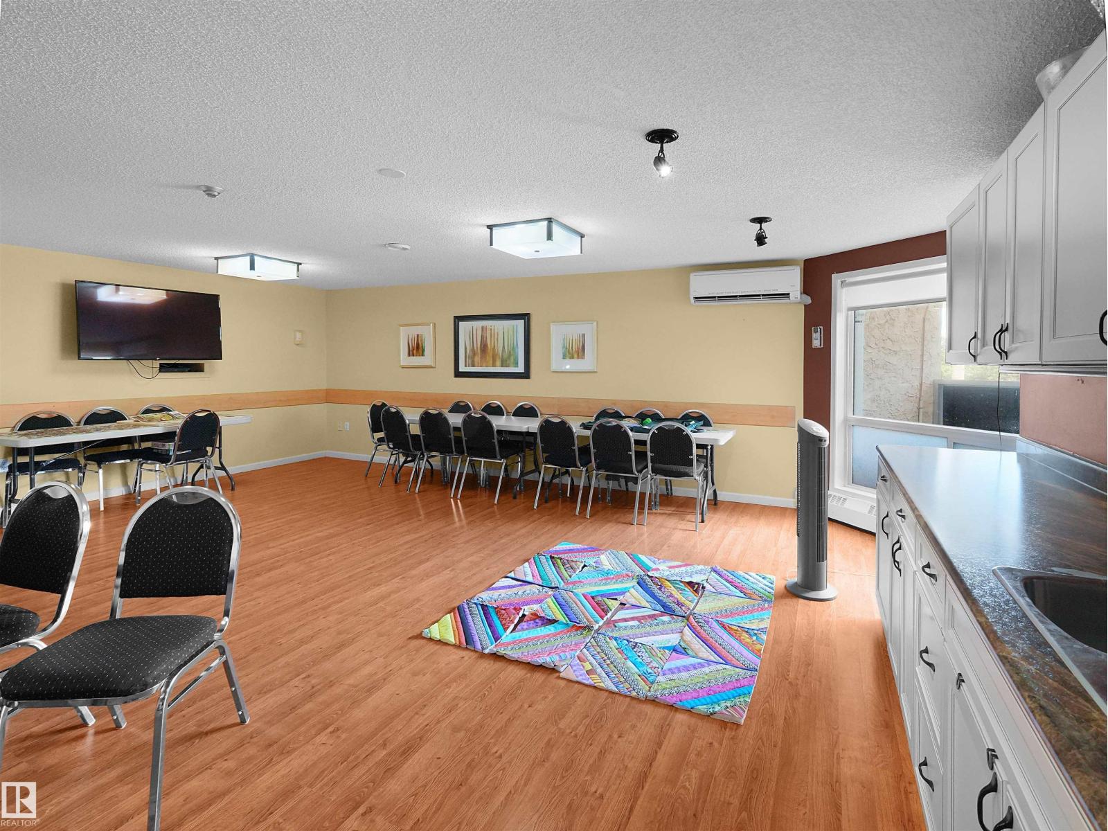 #228 15499 CASTLE DOWNS RD NW - 40