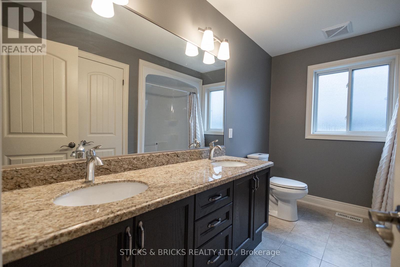 6415 CHRISTOPHER CRESCENT - 14