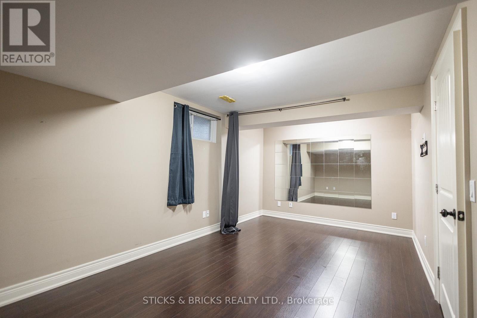 6415 CHRISTOPHER CRESCENT - 30