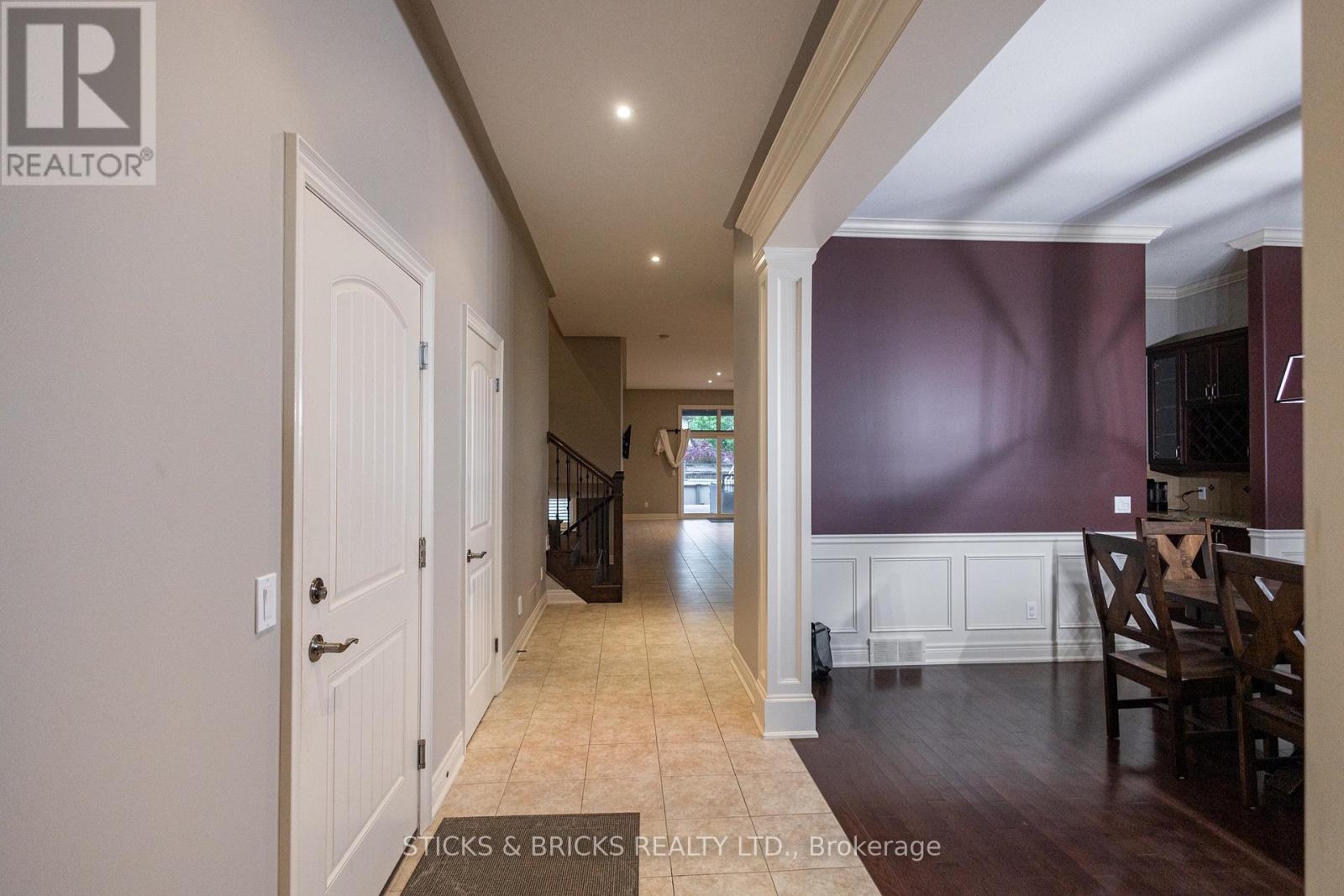 6415 CHRISTOPHER CRESCENT - 4