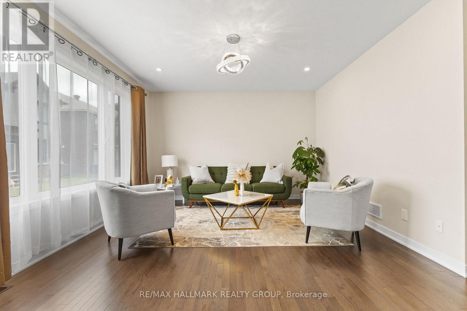 3 Bed, 3 Bath House for Sale in Ottawa – 360 PENINSULA ROAD, Ottawa – MLS# X13498372 - Image 7