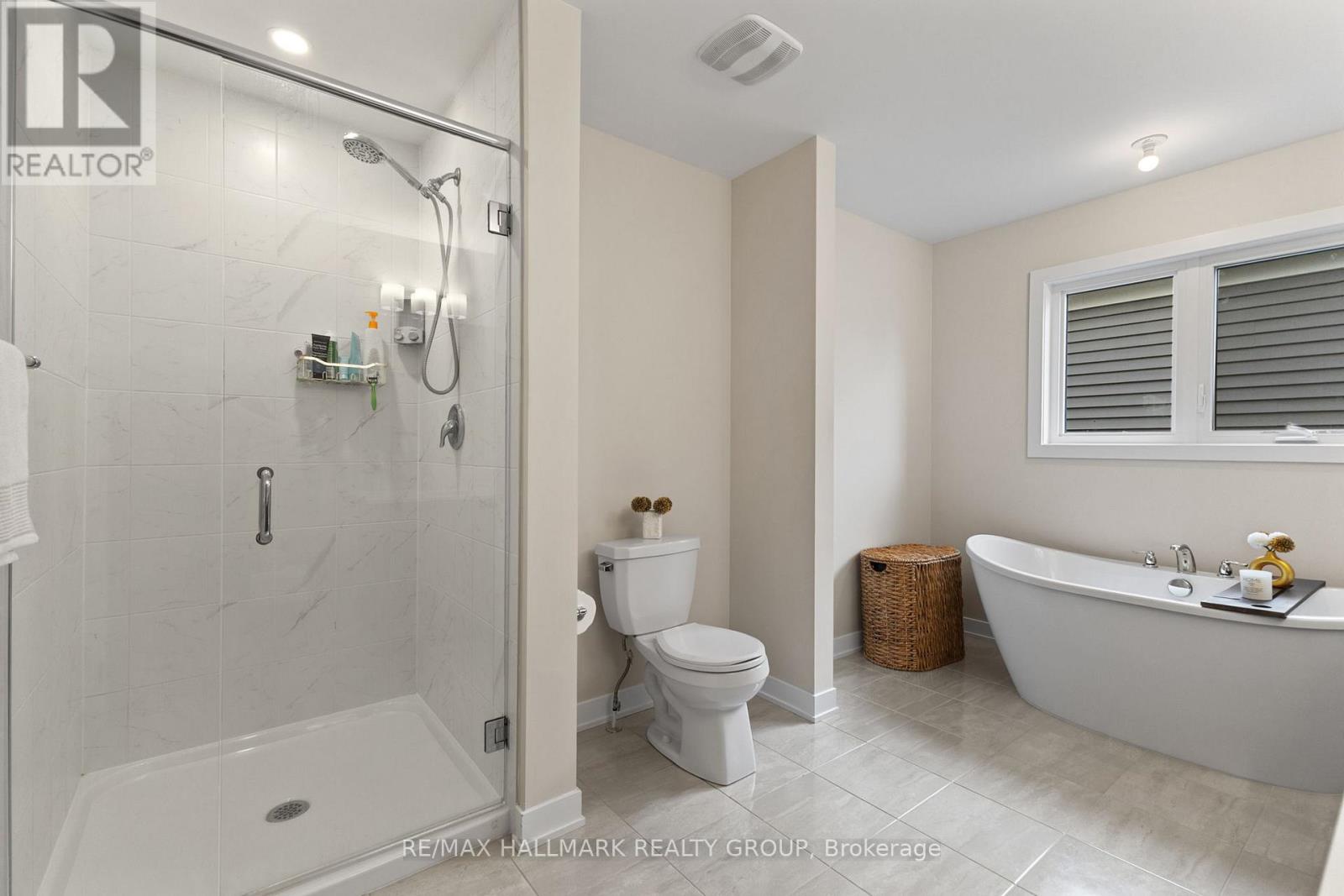 3 Bed, 3 Bath House for Sale in Ottawa – 360 PENINSULA ROAD, Ottawa – MLS# X13498372 - Image 24