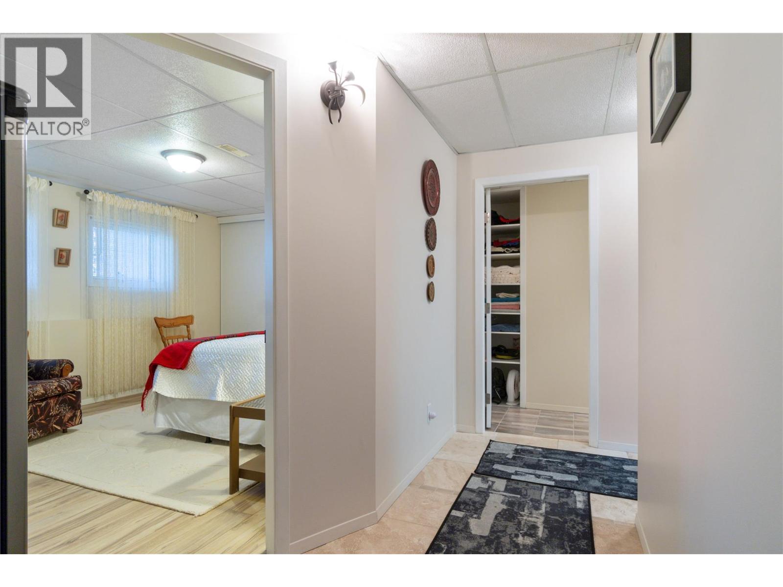 1280 Lakeshore Road NE - 34