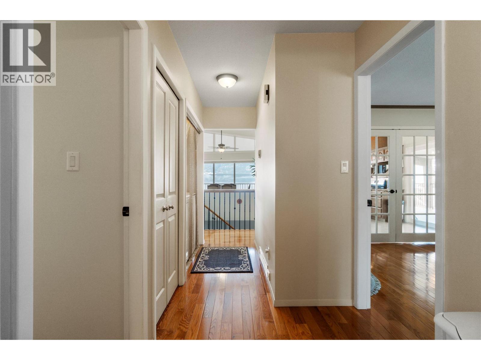 1280 Lakeshore Road NE - 19