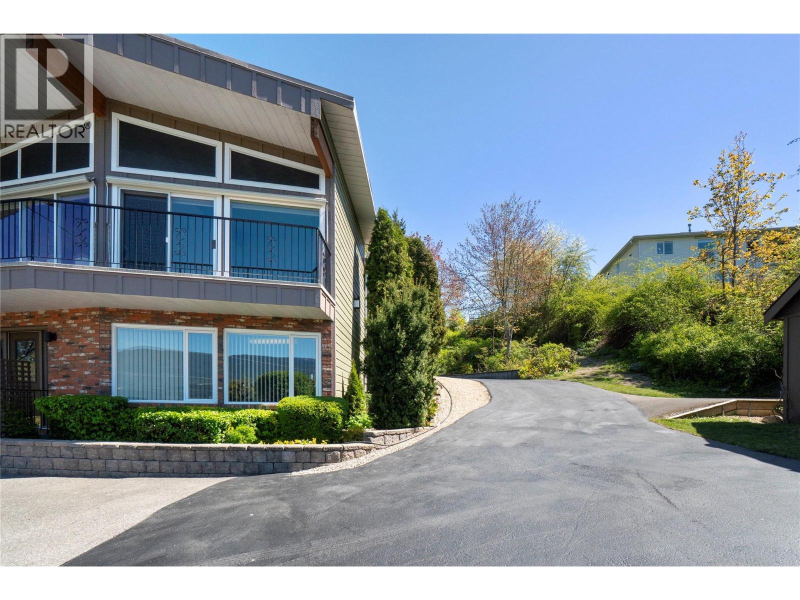 1280 Lakeshore Road NE - 62